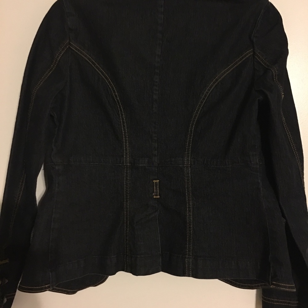 Blazer - Picture 7 of 8